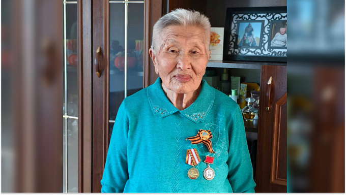 Ребёнок войны и ветеран труда отмечает 90-летний юбилей в Бурятии 