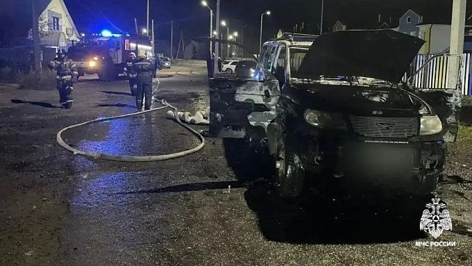 Жители Бурятии получили ожоги при тушении горящего автомобиля
