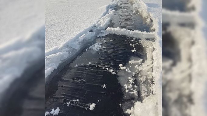 Подвижки льда и образование трещин продолжаются на севере Байкала