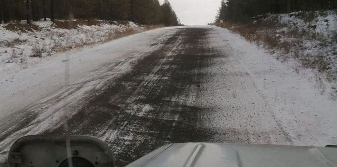 Сплошной лед: В Бурятии скользкая трасса напугала водителей