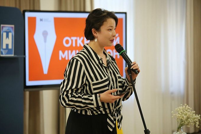 В Улан-Удэ приглашают зрителей на Открытый поэтический микрофон