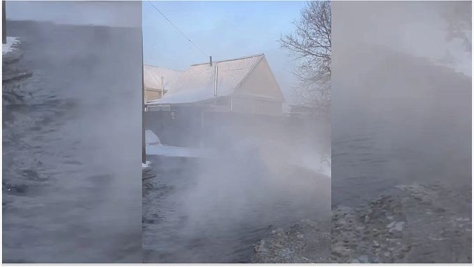 В Улан-Удэ из-за прорыва трубы затопило улицу