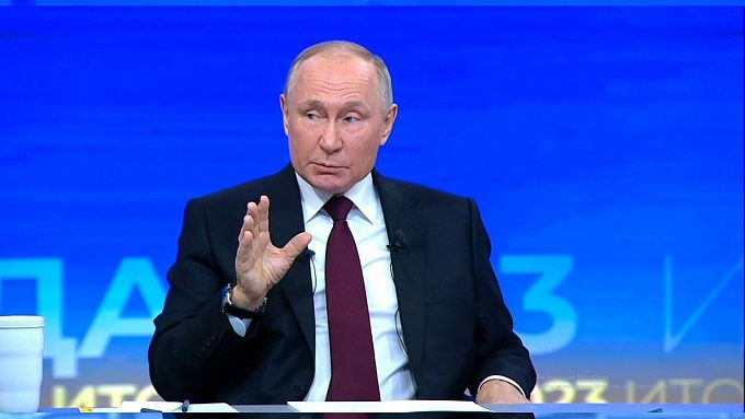 Путин заявил, что с пенсионеров не будут брать комиссию при оплате услуг ЖКХ
