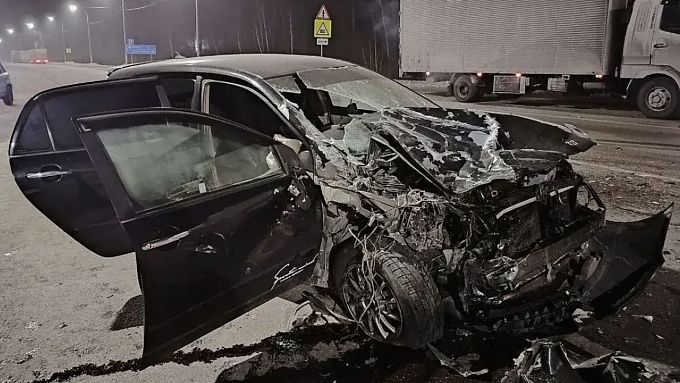 Водитель получил травмы после аварии с грузовиком на трассе «Байкал»