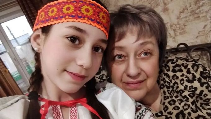 Поворот судьбы: жительница Бурятии 35 лет искала сестру, а стала мамой для её дочери