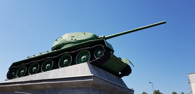 Легендарный танк Т-34 снят с постамента в Улан-Удэ