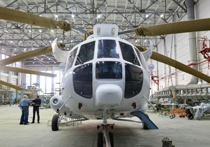 У-УАЗ передал два Ми-8АМТ «Русским вертолетным системам»