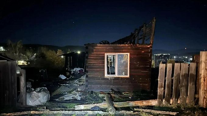 Жилой дом подожгли в районе Бурятии