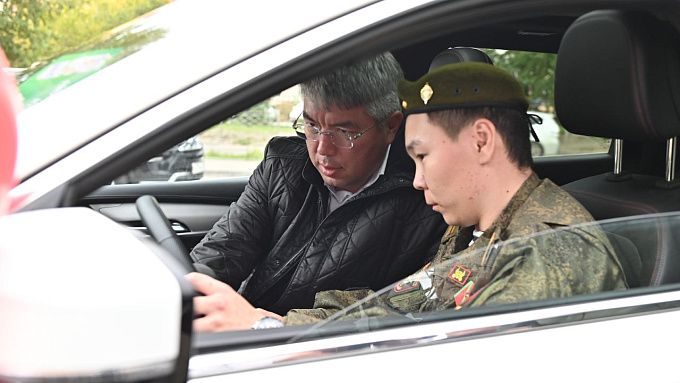 В Бурятии ветеранам СВО с инвалидностью передали автомобили с ручным управлением
