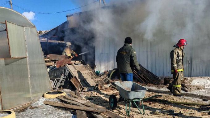 Крупный пожар потушили в Бурятии