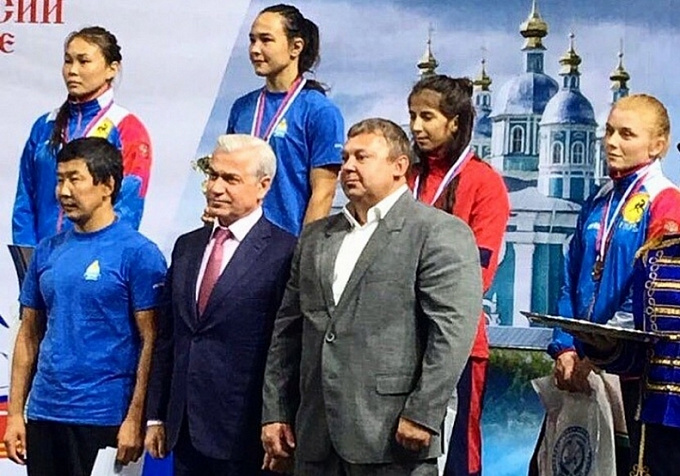Спортсменки из Бурятии с триумфом победили на чемпионате России по женской борьбе