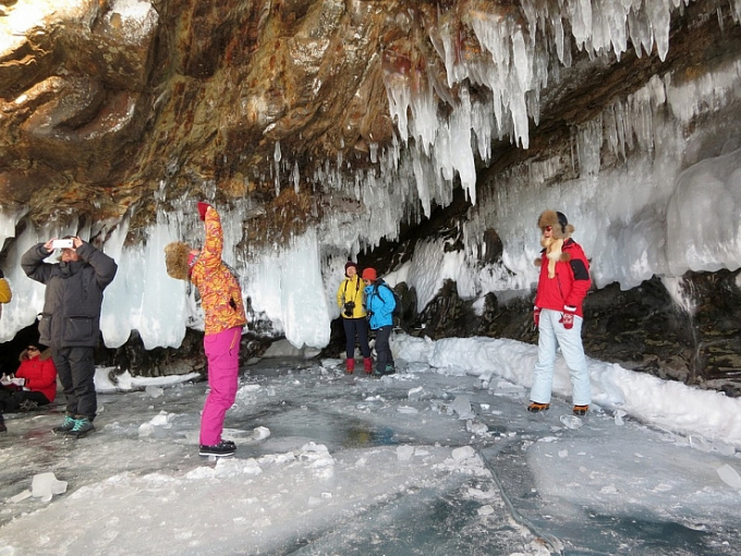 Поток иностранных туристов на зимнем Байкале за год увеличился в два раза