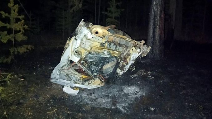 Иномарка полностью сгорела из-за неопытной автоледи в Бурятии