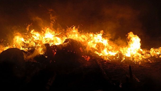 Неизвестный сжег более 90 тонн сена в селе Бурятии