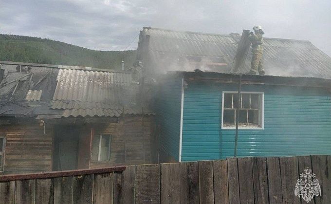 В Бурятии на пожаре в доме пострадала женщина
