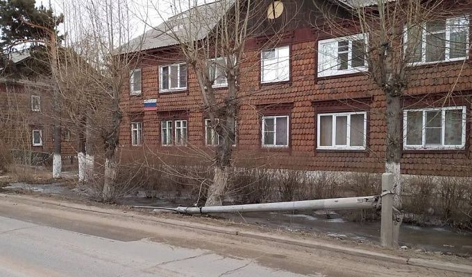 В Улан-Удэ за выходные лихачи снесли два фонарных столба 