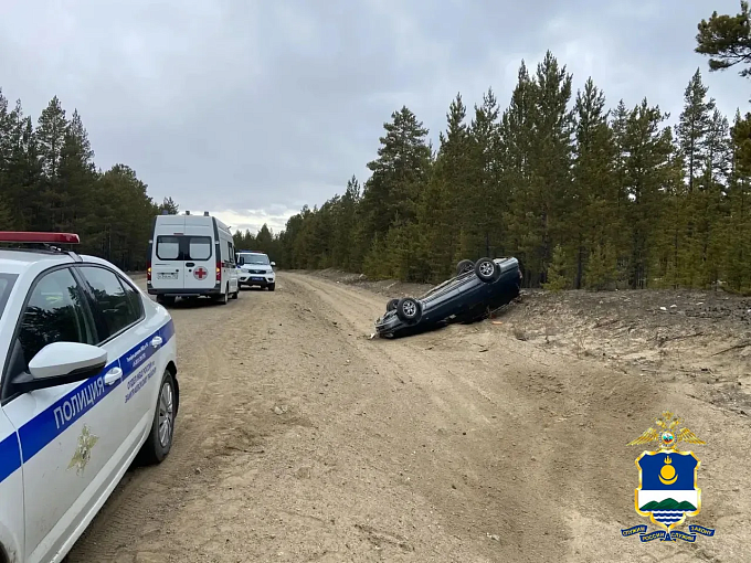 «Тойота» опрокинулась на трассе в районе Бурятии
