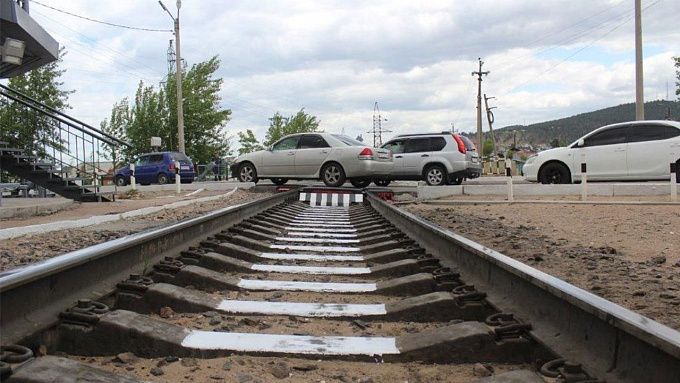 Железнодорожный переезд временно перекроют в Улан-Удэ