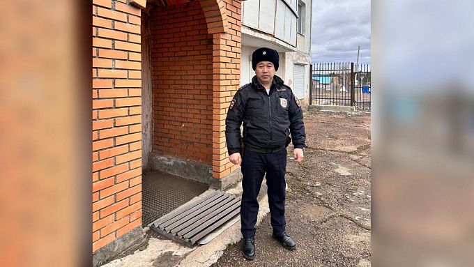 В Бурятии полицейский обезвредил агрессивного мужчину с ножом 