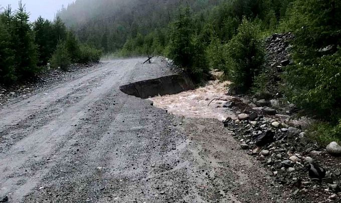 Участок дороги обрушился в районе Бурятии