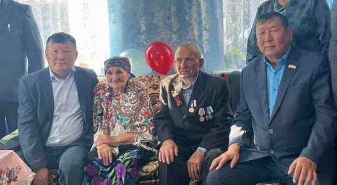Ветеран труда отметил 90-летний юбилей в Бурятии