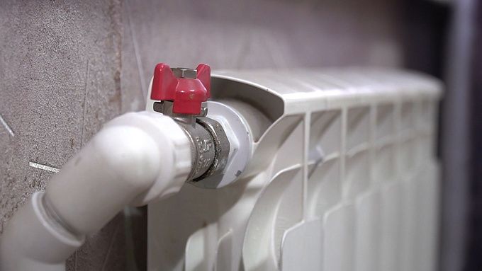 Жителям поселка на севере Бурятии сделали перерасчет на 1,5 млн рублей из-за холода в домах.