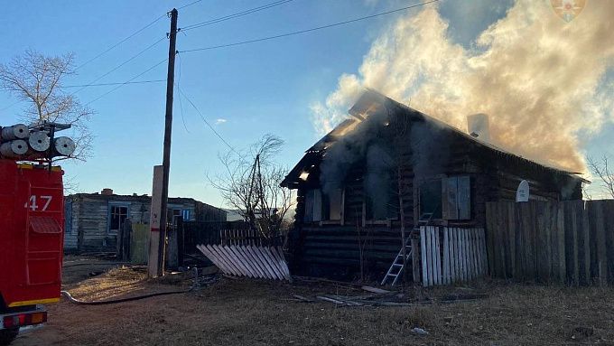 В Бурятии на пожаре погиб 71-летний пенсионер