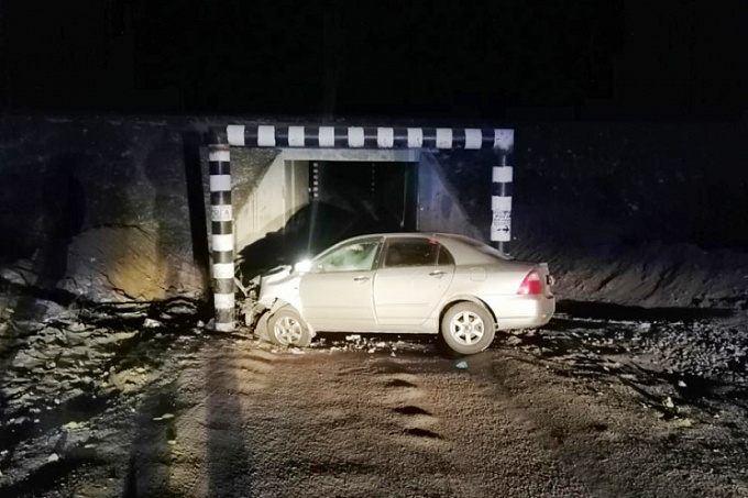 В Бурятии водитель «Тойоты» влетел в столб