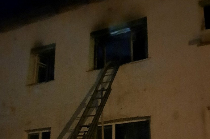 В Бурятии в горящей квартире обнаружили труп женщины