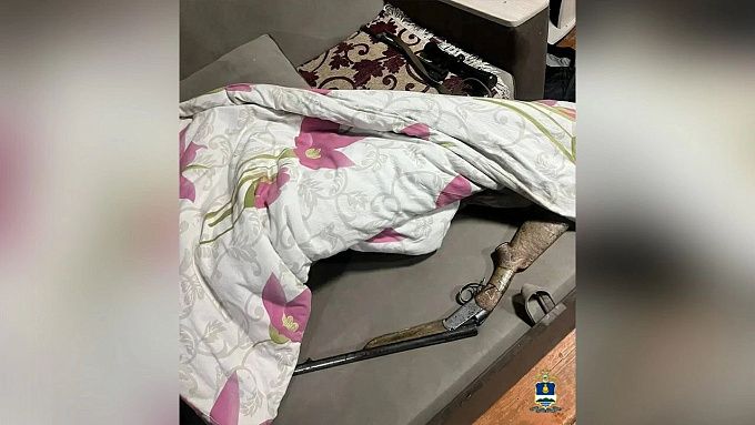 В Бурятии мужчина угрожал жене краденным оружием