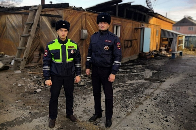 В Бурятии автоинспекторы предотвратили крупный пожар
