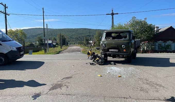 Грузовик сбил мопедиста в районе Бурятии