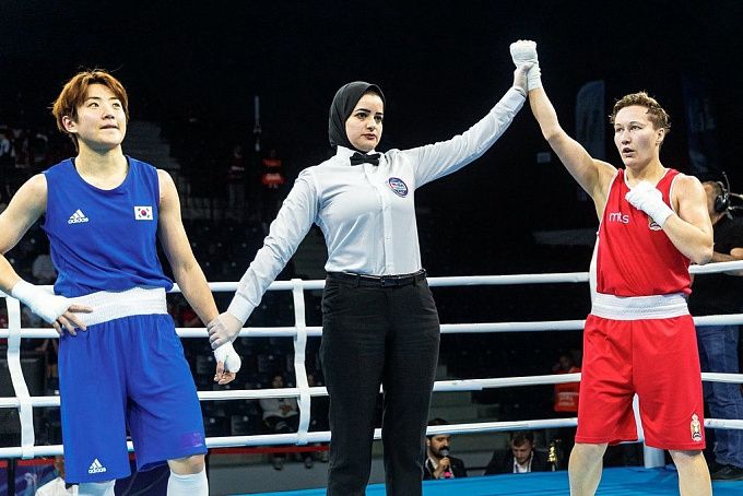 Спортсменка из Бурятии всухую выиграла поединок чемпионата мира по боксу