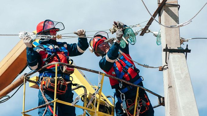 В Улан-Удэ энергетиков оштрафовали за долгое подключение к свету