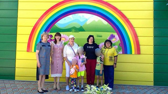 Родная тетя забрала трех племянников из центра помощи детям в Бурятии