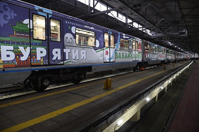 В московском метро появился поезд с «бурятским» вагоном