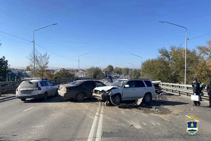 Трагедия на мосту: Пассажир погибла в массовом ДТП в Улан-Удэ