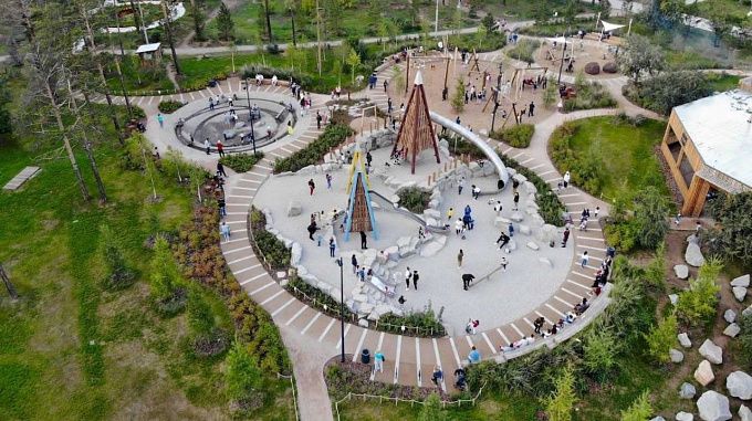 В парке Улан-Удэ после ремонта открылась современная игровая зона