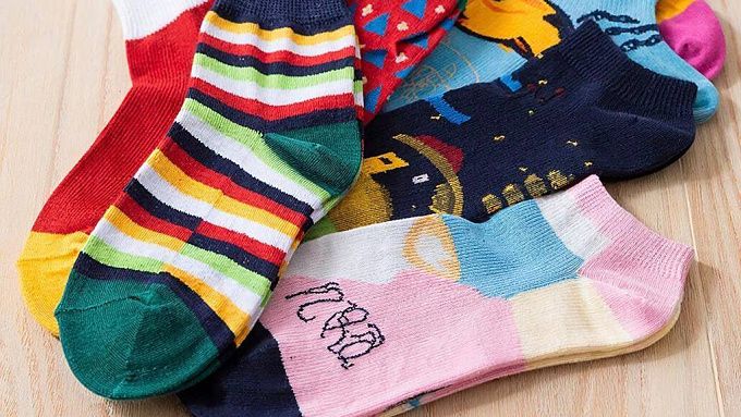 В Улан-Удэ школьник украл 42 пары носков, чтобы раздать друзьям 