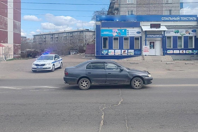 В Улан-Удэ студентка попала под колеса иномарки