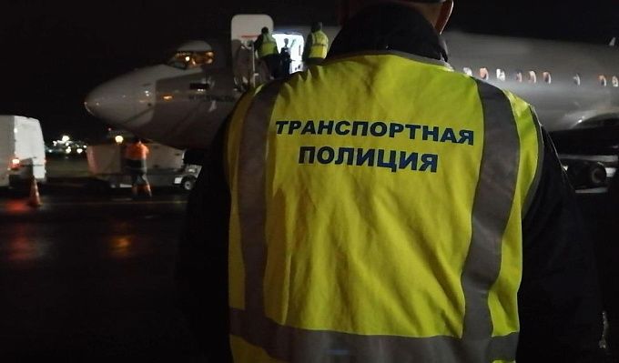 Пьяного пассажира рейса «Улан-Удэ - Москва» высадили из самолета