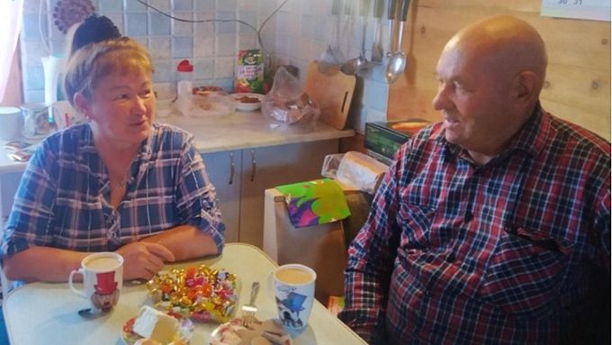 «Сына убили, жена умерла». В Бурятии одинокий дедушка обрел новую семью 