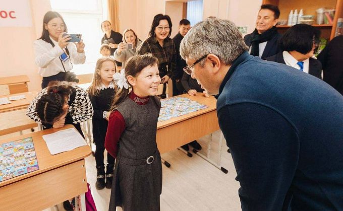 Алексей Цыденов станет Дедом Морозом для девочки из района Бурятии