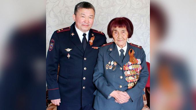 Ветеран уголовного розыска Бурятии отметила 90-летний юбилей
