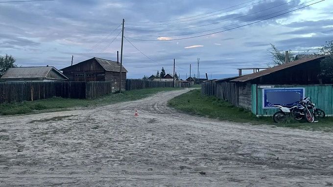 Два подростка на мотоциклах столкнулись в Бурятии