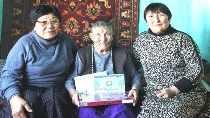 Многодетная мать из Бурятии отметила 94-й день рождения