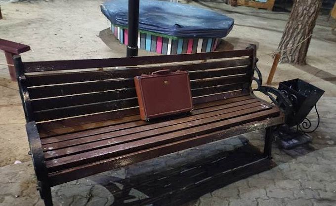Забытый портфель стал причиной переполоха в парке Улан-Удэ