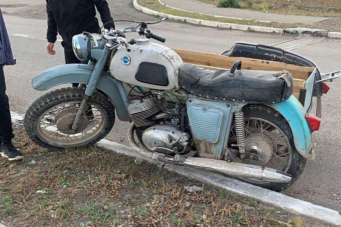 Два человека на мотоцикле разбились насмерть на трассе в Бурятии