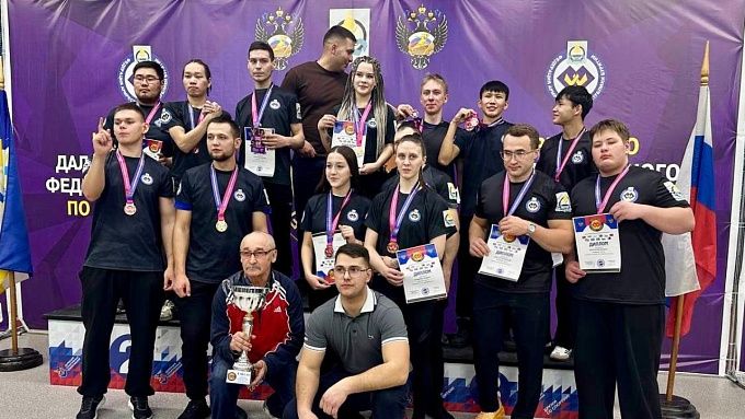 Армрестлеры Бурятии стали лучшими на Дальнем Востоке