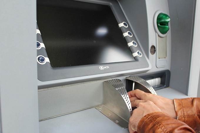 В Иркутской области обманули банкомат купюрами «банка приколов»